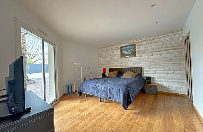 Maison de plain-pied - Libourne - 5 chambres. — photo 5