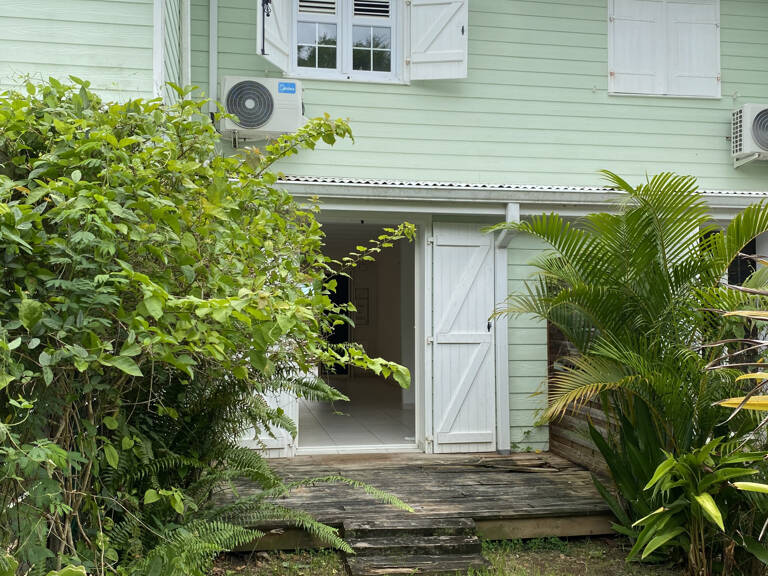 À Trois-Îlets, villa à vendre avec terrasse avec Elite Immo — photo 1