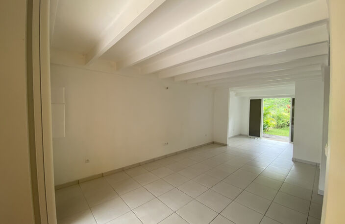 À Trois-Îlets, villa à vendre avec terrasse avec Elite Immo — photo 4
