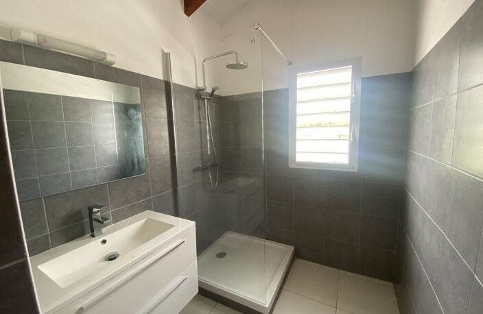 À Trois-Îlets, villa à vendre avec terrasse avec Elite Immo — photo 5