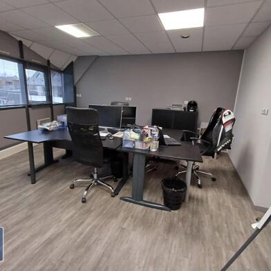 Bureau 4 pièces 1220 €