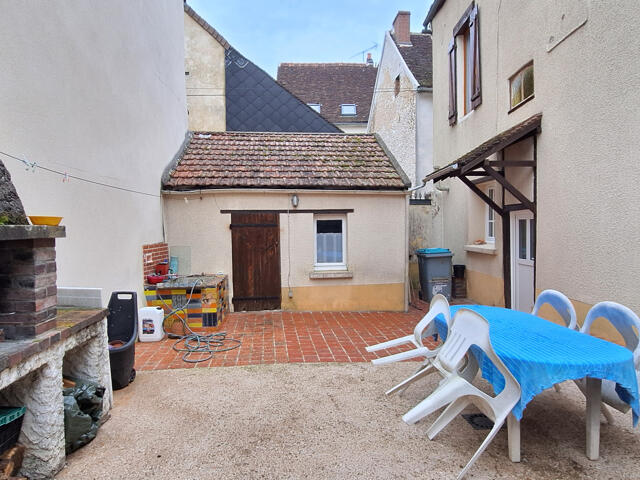 Maison proposé à Saint-Julien-du-Sault
