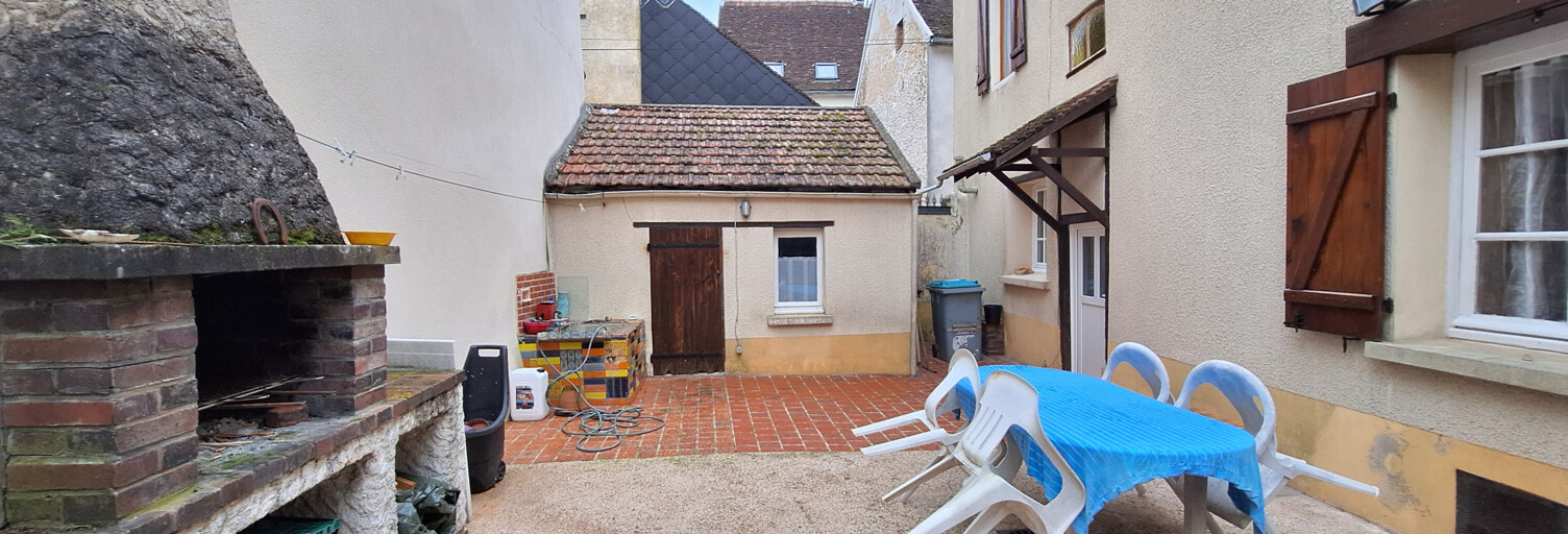 Maison 6 Pièces 131 m² à vendre à Saint-Julien-du-Sault (89330)