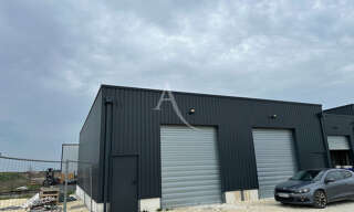 Local industriel  89 m² à louer à Le Gua (17600)