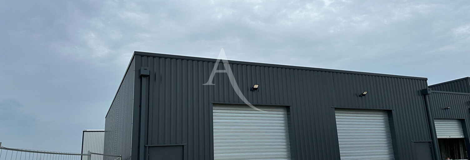 Local industriel  89 m² à louer à Le Gua (17600)