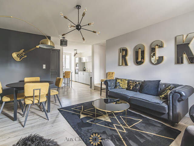 À vendre   Appartement T5 lumineux au dernier étage   Reims — photo du bien