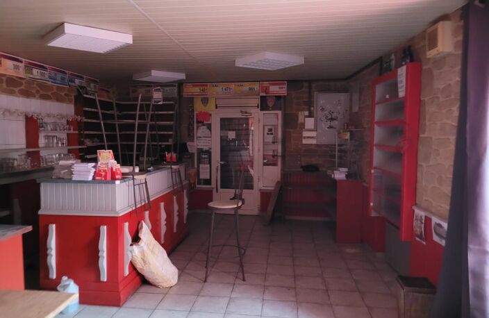 Maison de bourg avec local commercial et fort potentiel — photo 2