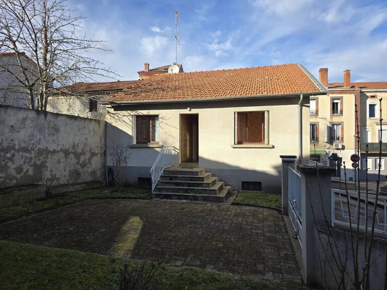 BELLE MAISON DE BOURG AVEC EXTERIEUR ET GARAGE — photo 1
