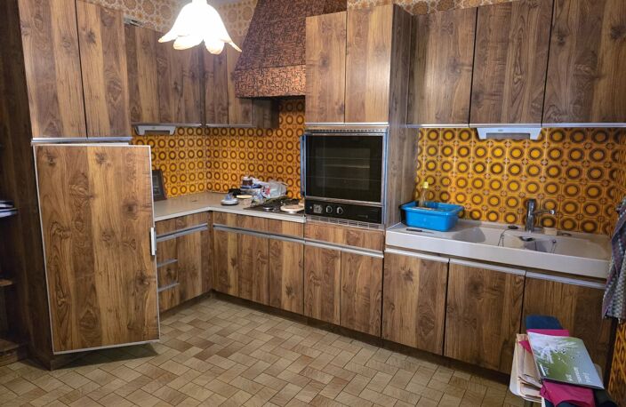 BELLE MAISON DE BOURG AVEC EXTERIEUR ET GARAGE — photo 3
