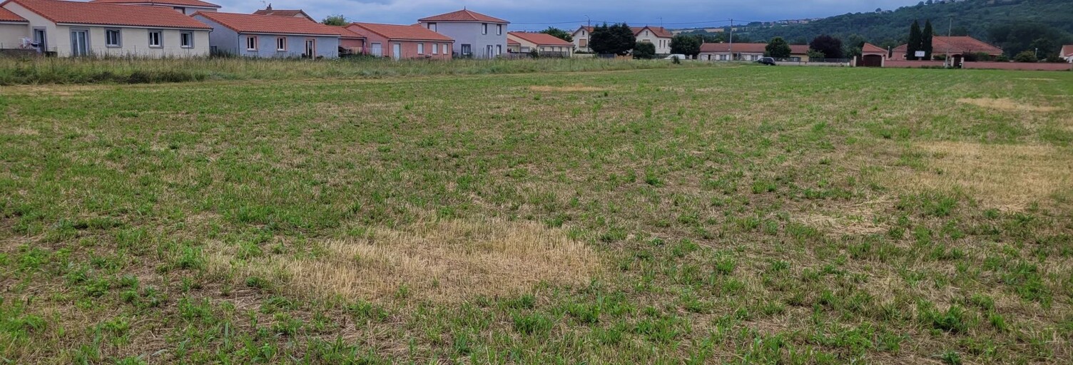 Terrain  2640 m² à vendre à Le Breuil-sur-Couze (63340)