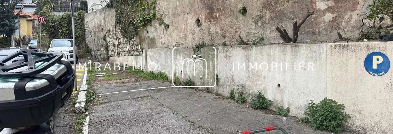 Garage   m² à louer à Nice (06300)