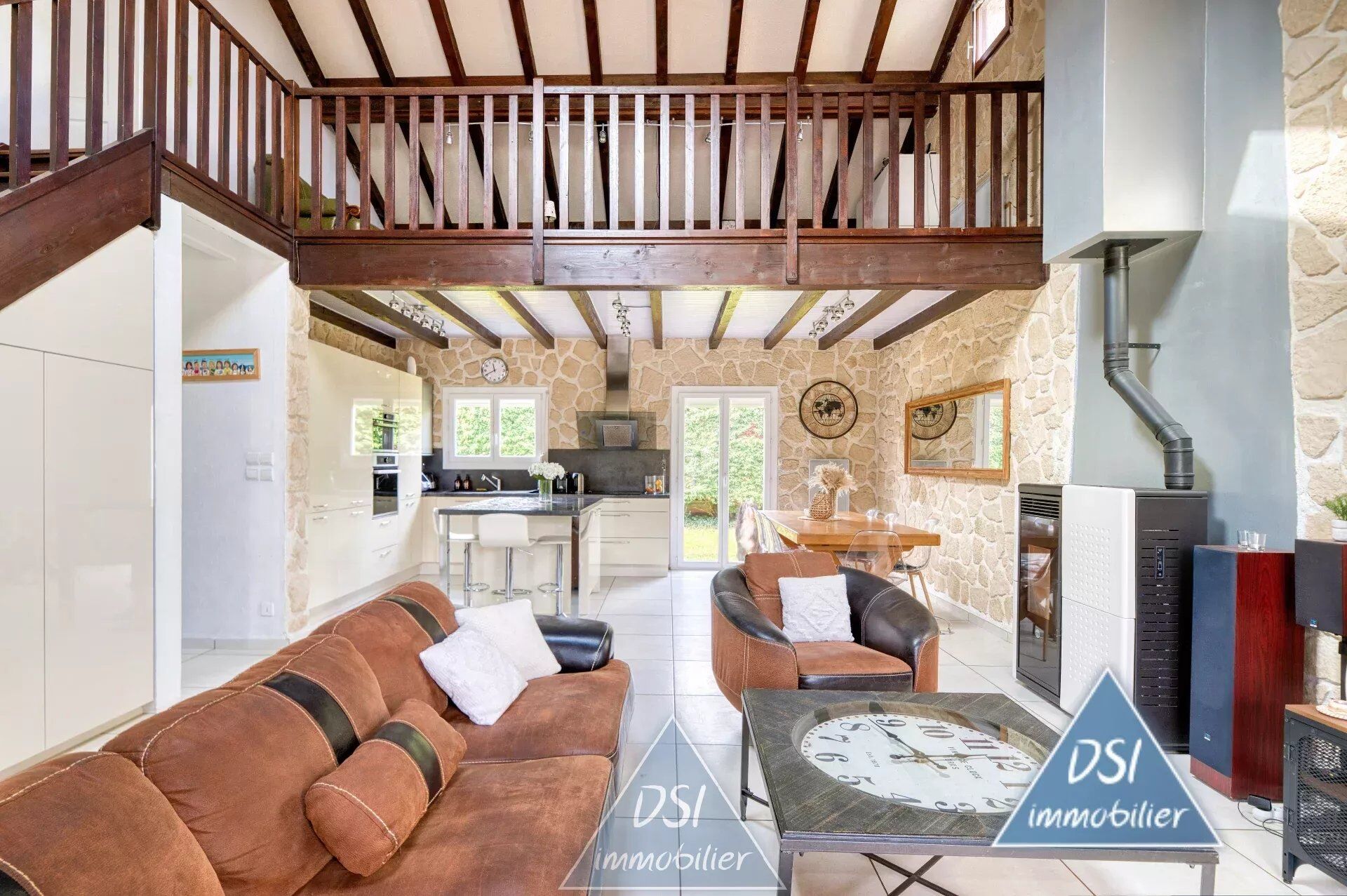 Maison T6 de 140m² habitable/ 180m² utile - 1800m² de TERRAIN...