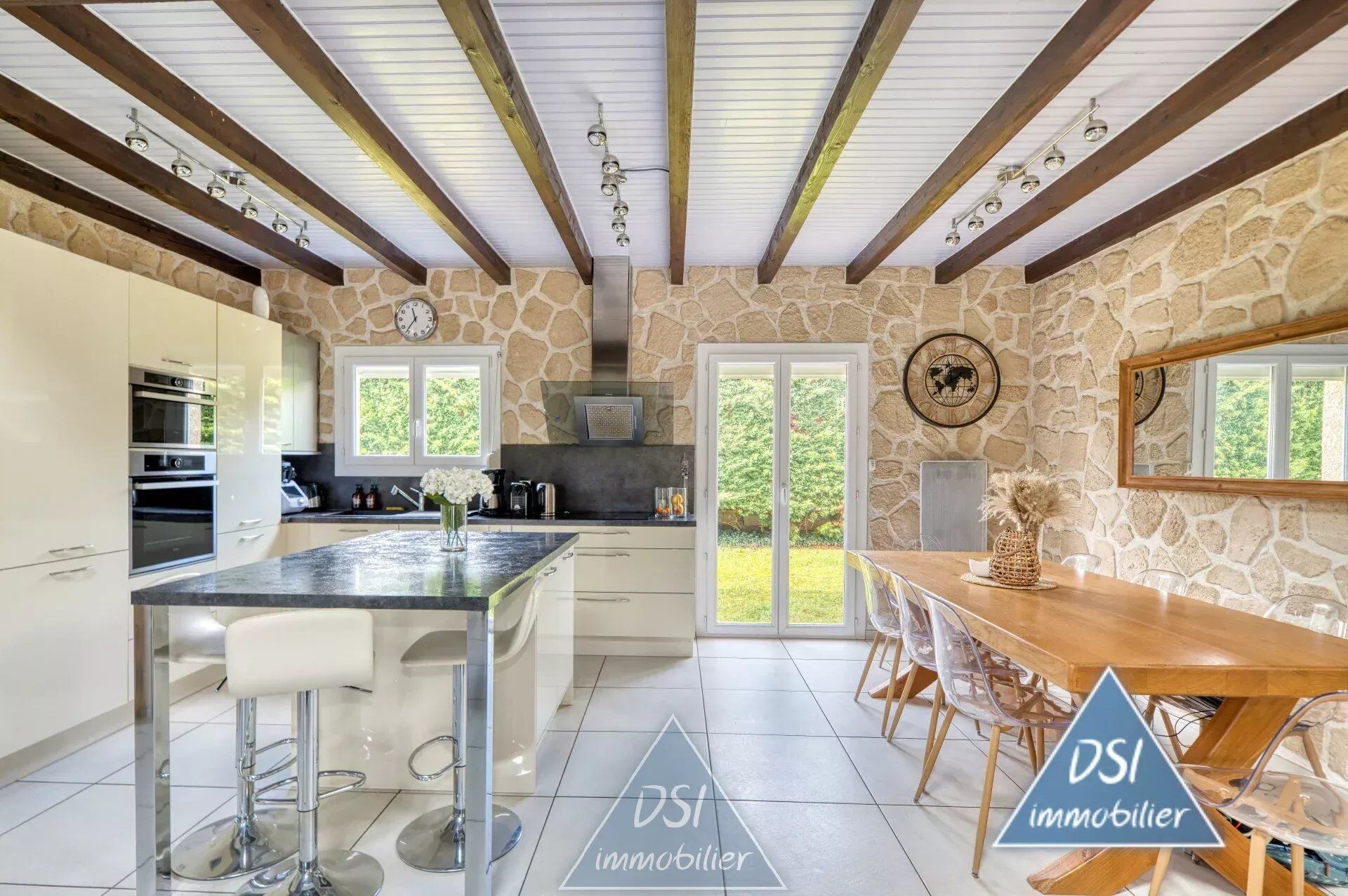 Photo Maison T6 de 140m² habitable/ 180m² utile - 1800m² de TERRAIN... image 2/4