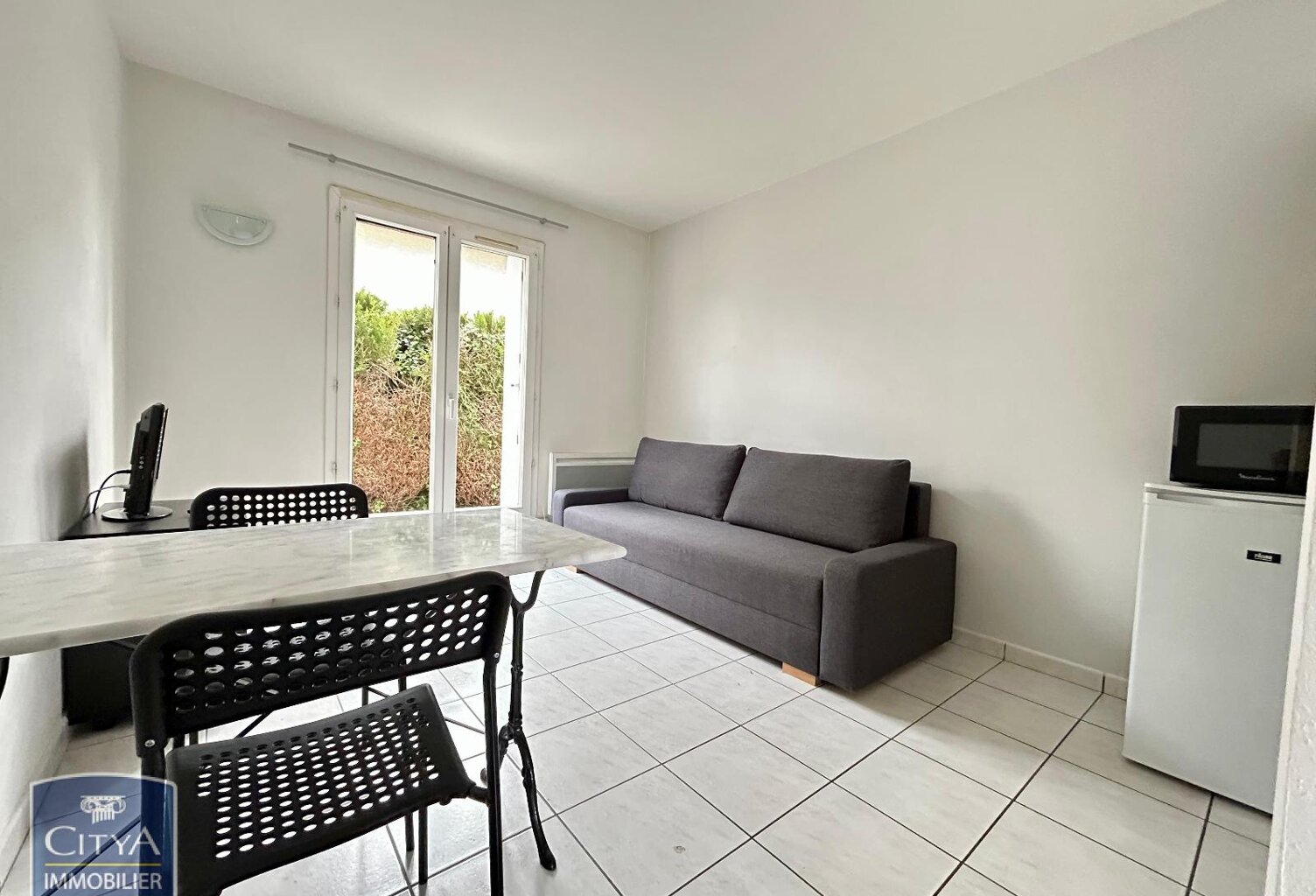 Location appartement 1 pièce 19 m² à Joué-lès-Tours (37300) — photo 1