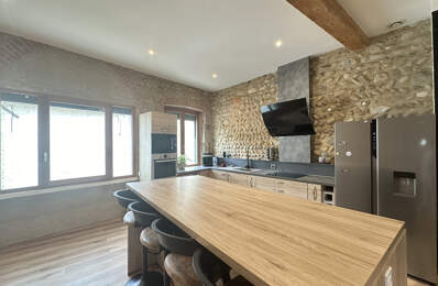 Appartement sur 2 niveaux d' une surface de 153 m2 .. 3 cham — photo du bien