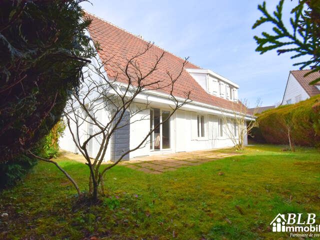 78690 LES ESSARTS LE ROI     Belle maison de 7 pièces 5 cham — photo du bien