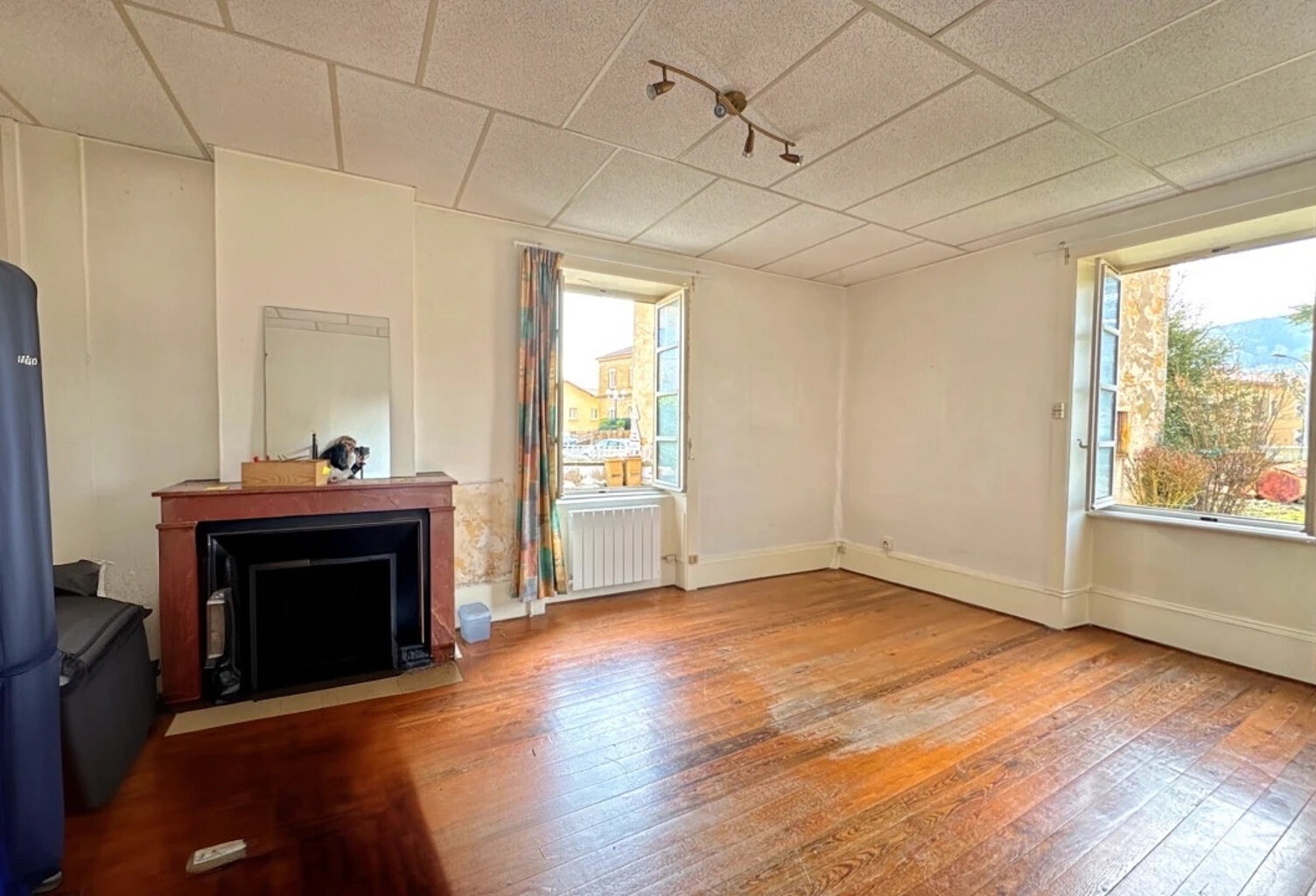 À Vendre   Appartement T3 à rénover   Centre de Chessy-les-M — photo 1