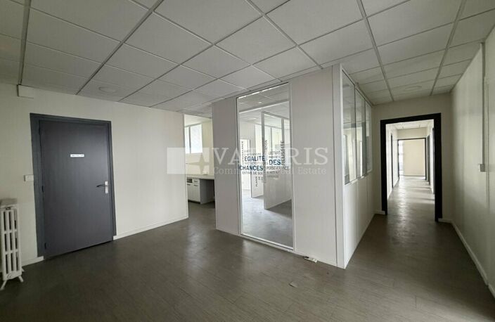 BUREAUX à LOUER — photo 2