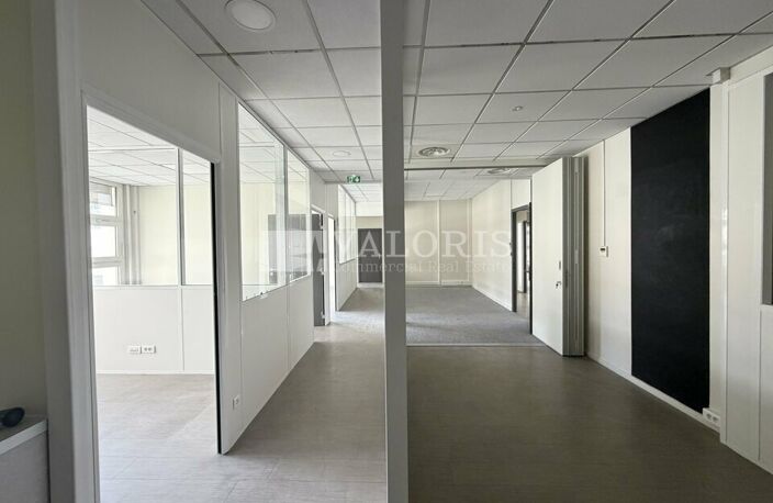 BUREAUX à LOUER — photo 3
