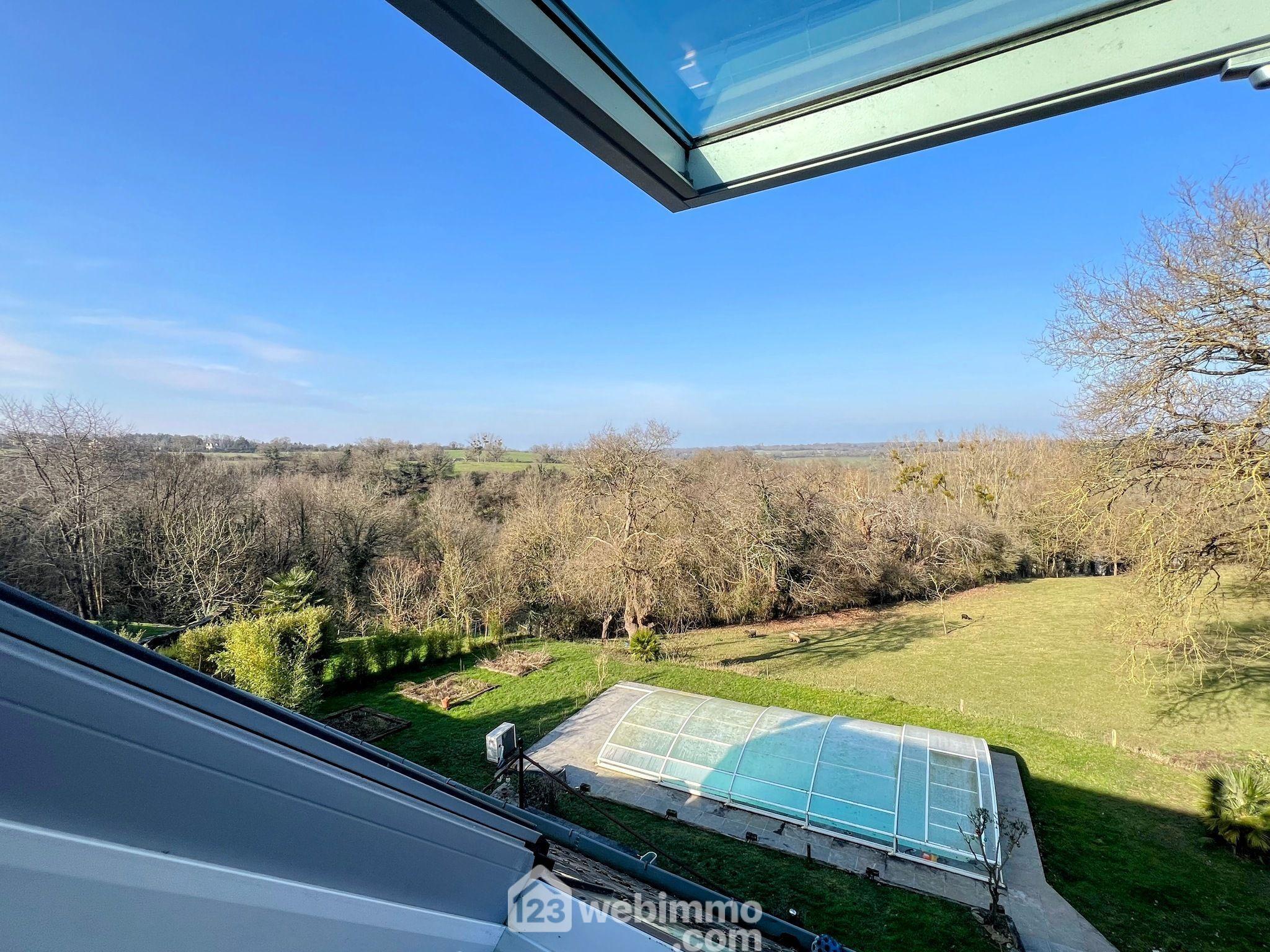 Maison - 181m² - Montreuil-Juigné