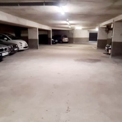 Garage  80 €