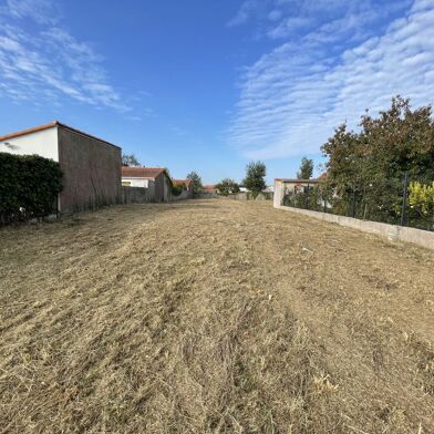 Terrain  220000 €