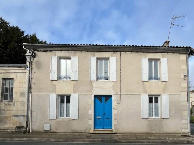 Maison de ville de 6 pièces principales — photo du bien