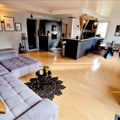 Appartement 5 pièces 160500 €