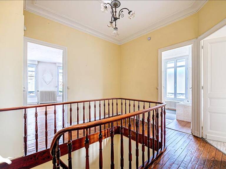 Maison en pierre de 7 pièces principales — photo 1