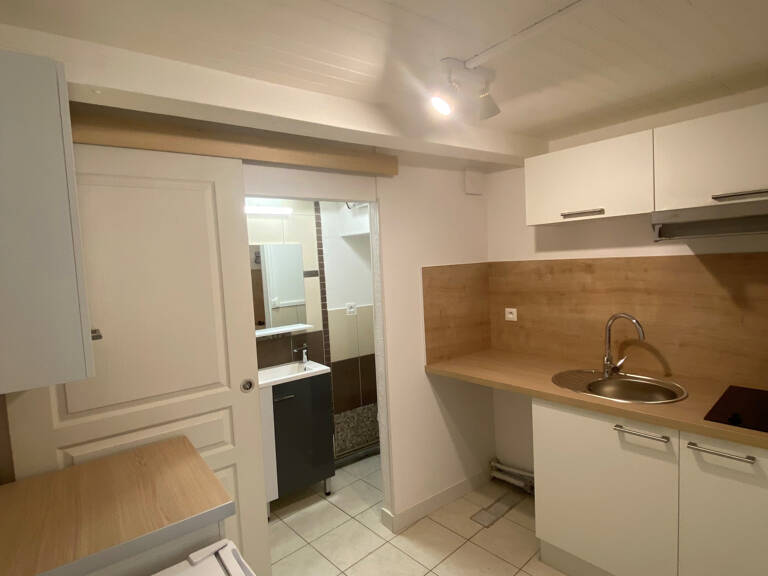 7MN CASTELNAUDARY STUDIO ENTIÈREMENT RÉNOVÉ DANS LA COMMUNE DE VILLEPINTE — photo 1