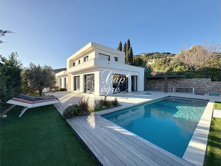 VILLA CALIFORNIENNE DE 180M² VUE MER & COLLINES À VENDRE À CAVAL — photo 1