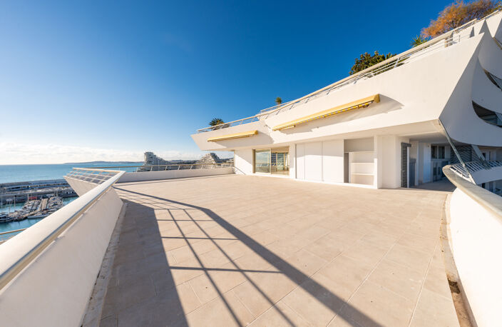Pieds dans l'eau! Appartement avec terrasse d'angle 4 pièces — photo 2