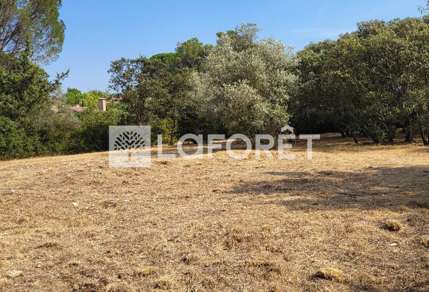 Terrain Villeneuve Les Avignon 749 m2 — photo 1