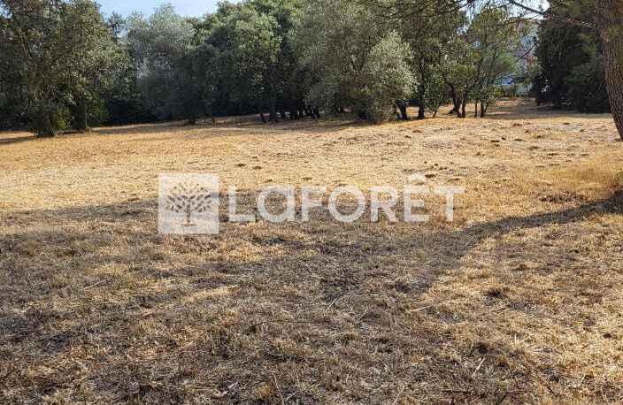 Terrain Villeneuve Les Avignon 749 m2 — photo 3