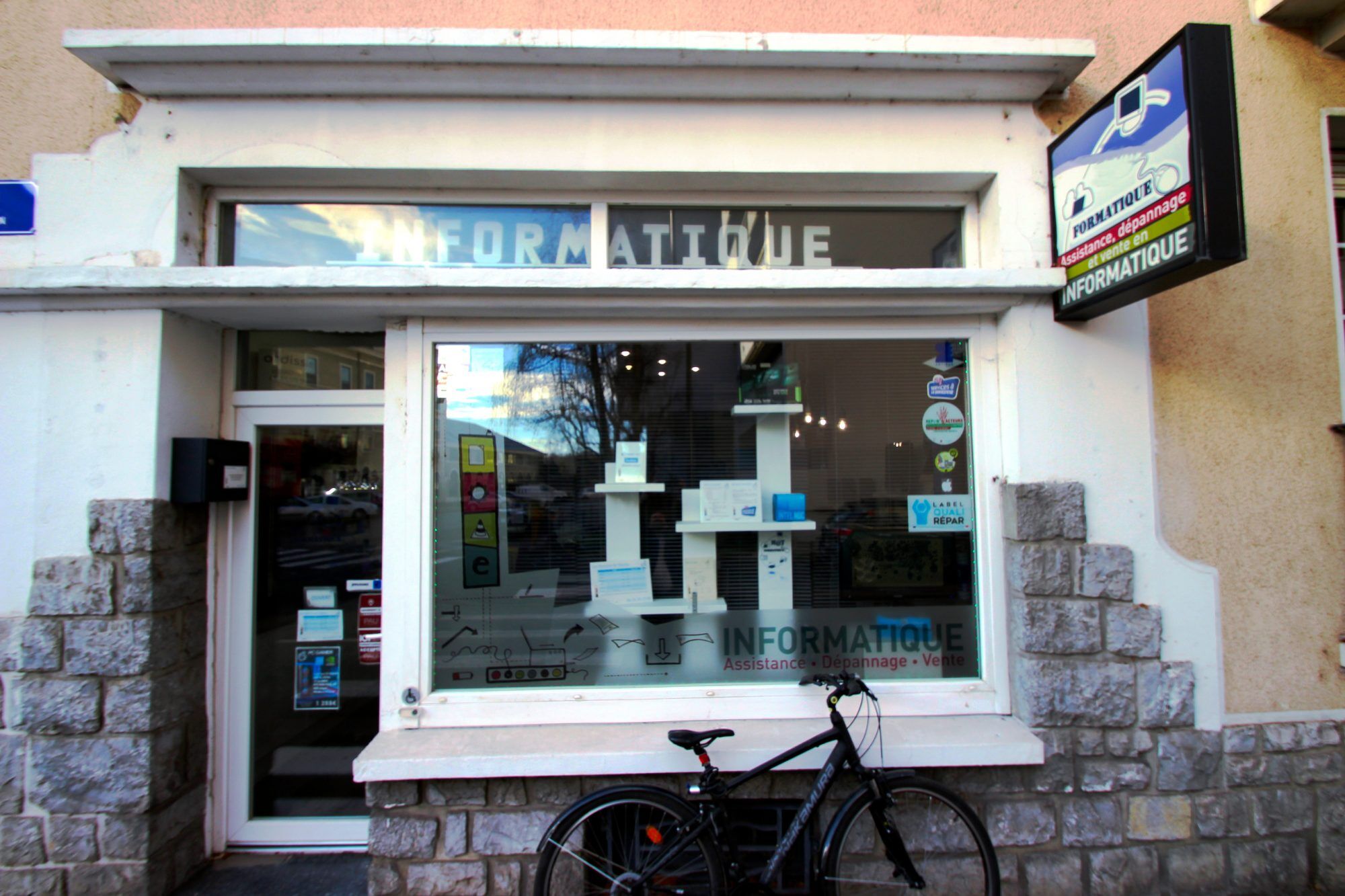 Local commercial 2 pièces  à louer Pau 64000