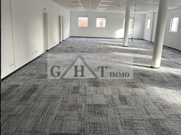 Location Bureaux 263 m² à 626 m² — photo 1