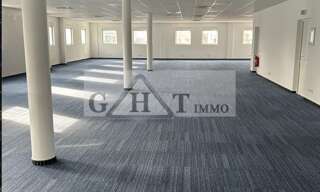 Bureau  600 m² à louer à Villeneuve-la-Garenne (92390)