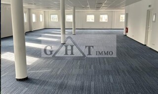 Bureau  600 m² à louer à Villeneuve-la-Garenne (92390)