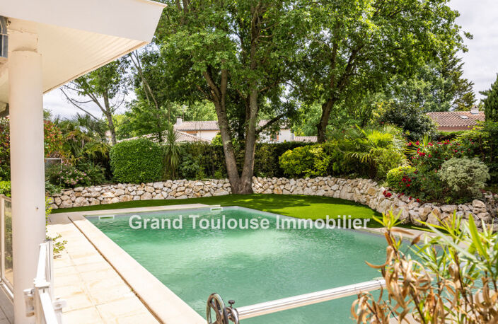 Jolie villa T7 au centre du village de Seilh, proche des ecoles — photo 2