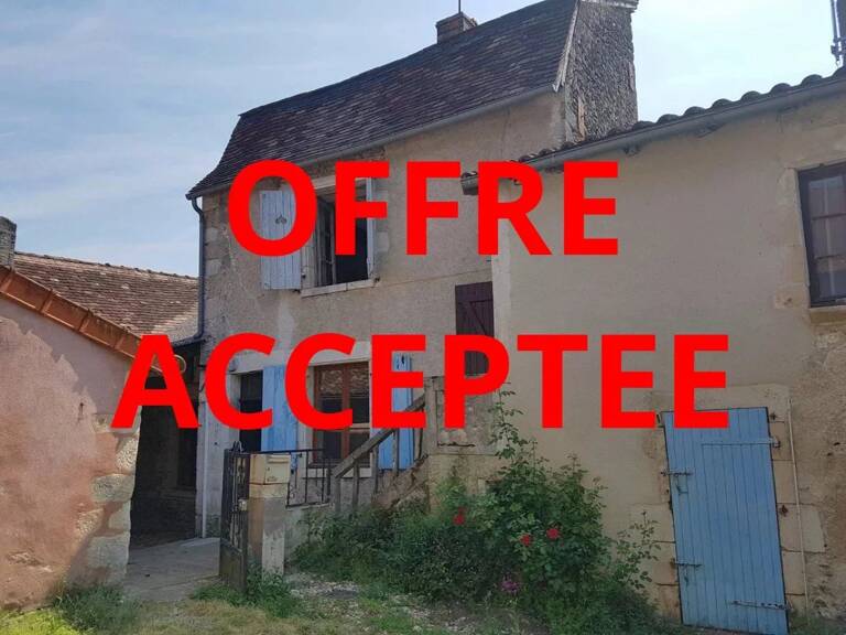 Maison à restaurer à vendre à Saint Savin 86 — photo 1