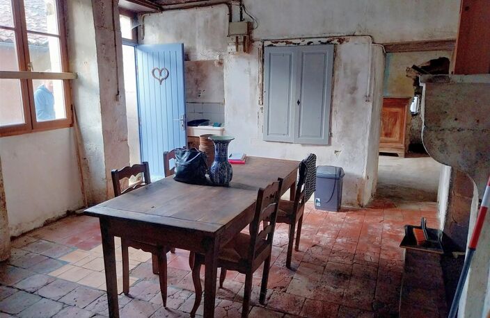 Maison à restaurer à vendre à Saint Savin 86 — photo 3