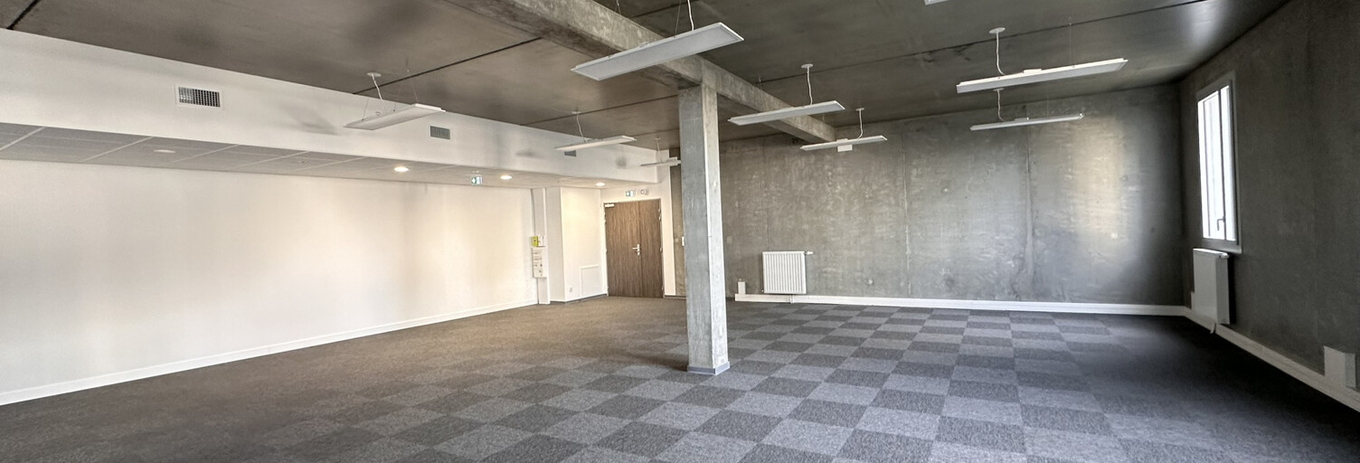 Bureau  128 m² à louer à Angers (49000)