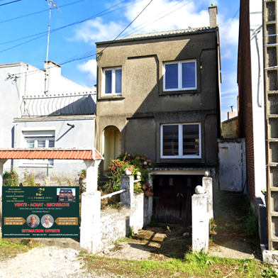 Maison 8 pièces 80000 €