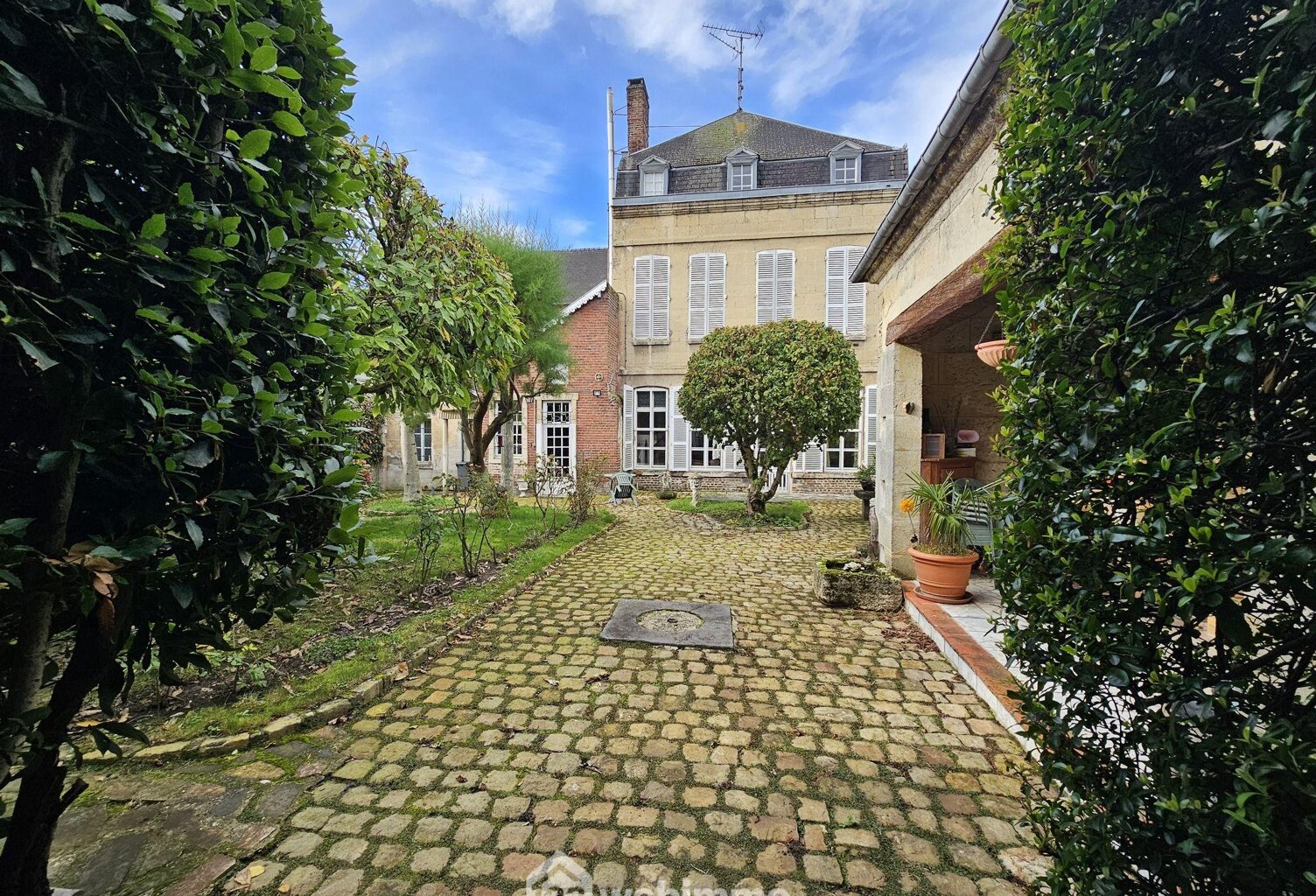 Maison bourgeoise - 353m² - Crépy — photo 1
