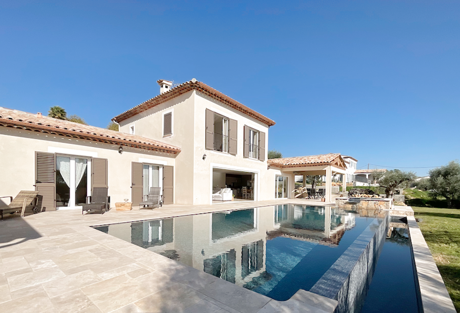 BATISSE EXCEPTIONNELLE - PISCINE À DÉBORDEMENT — photo 1