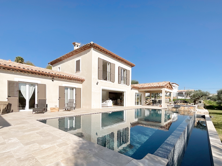 BATISSE EXCEPTIONNELLE - PISCINE À DÉBORDEMENT — photo 1
