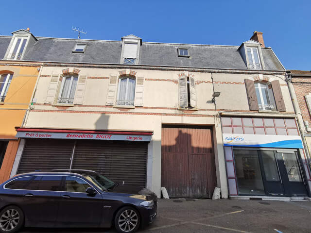 IMMEUBLE 209M2   DEUX PAS DU CENTRE-VILLE — photo du bien