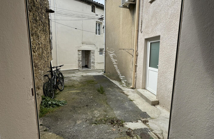 Maison de village avec garage — photo 2