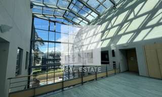 Bureau  1691 m² à louer à Limonest (69760)