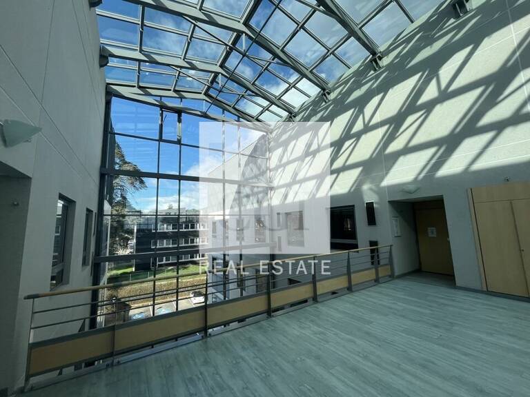 BUREAUX à LOUER — photo 1